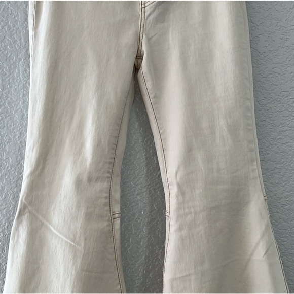 Free People We The Free White Bell Bottom Flare Jean - Picture 6 of 7
